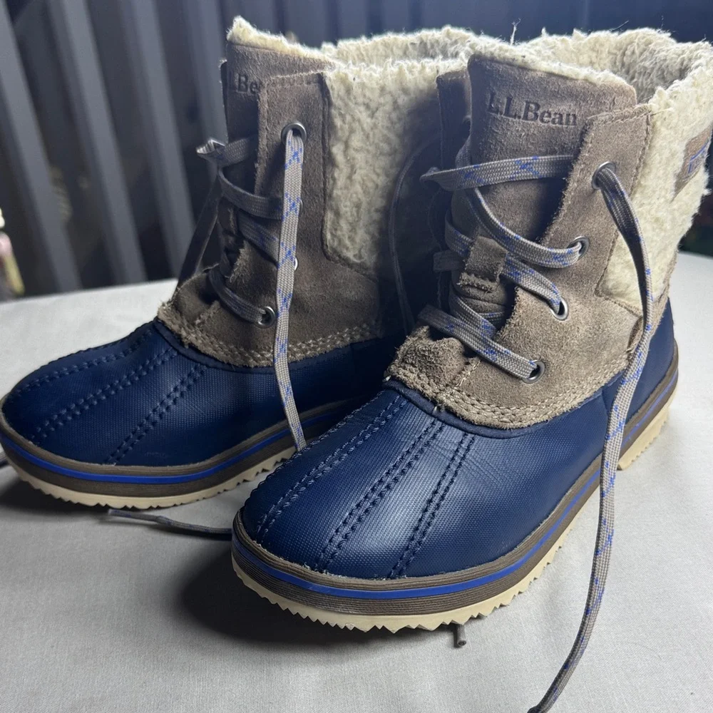 L.L. Bean Kids Navy and Brown Sherpa-Lined Rain‎ & Snow Boots